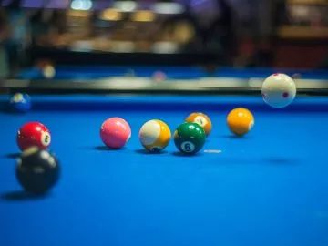 pool-1593845_1920